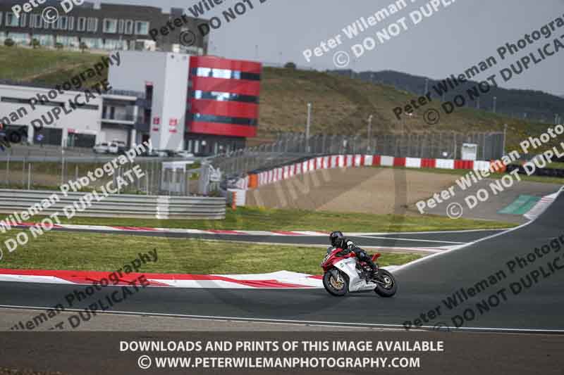 cadwell no limits trackday;cadwell park;cadwell park photographs;cadwell trackday photographs;enduro digital images;event digital images;eventdigitalimages;navarra;no limits trackdays;peter wileman photography;racing digital images;trackday digital images;trackday photos